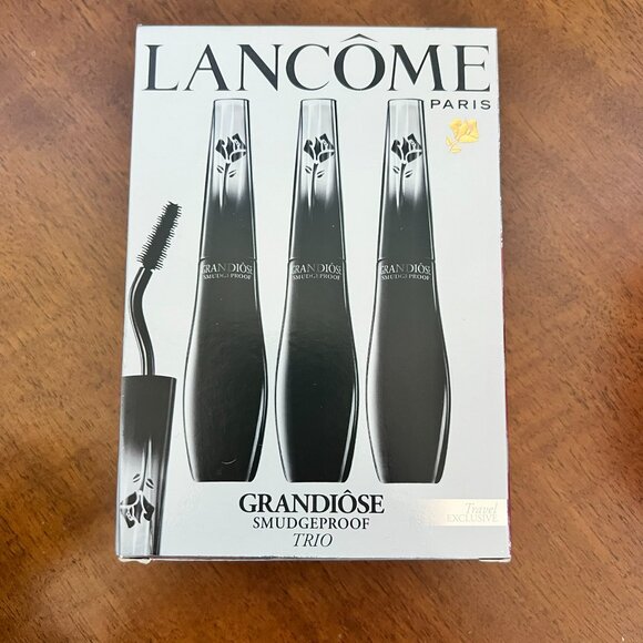 Lot of 2 Lancome Grandiose Smudgeproof Wide Fan Effect Black Mascara - Noir 01 - Picture 2 of 8